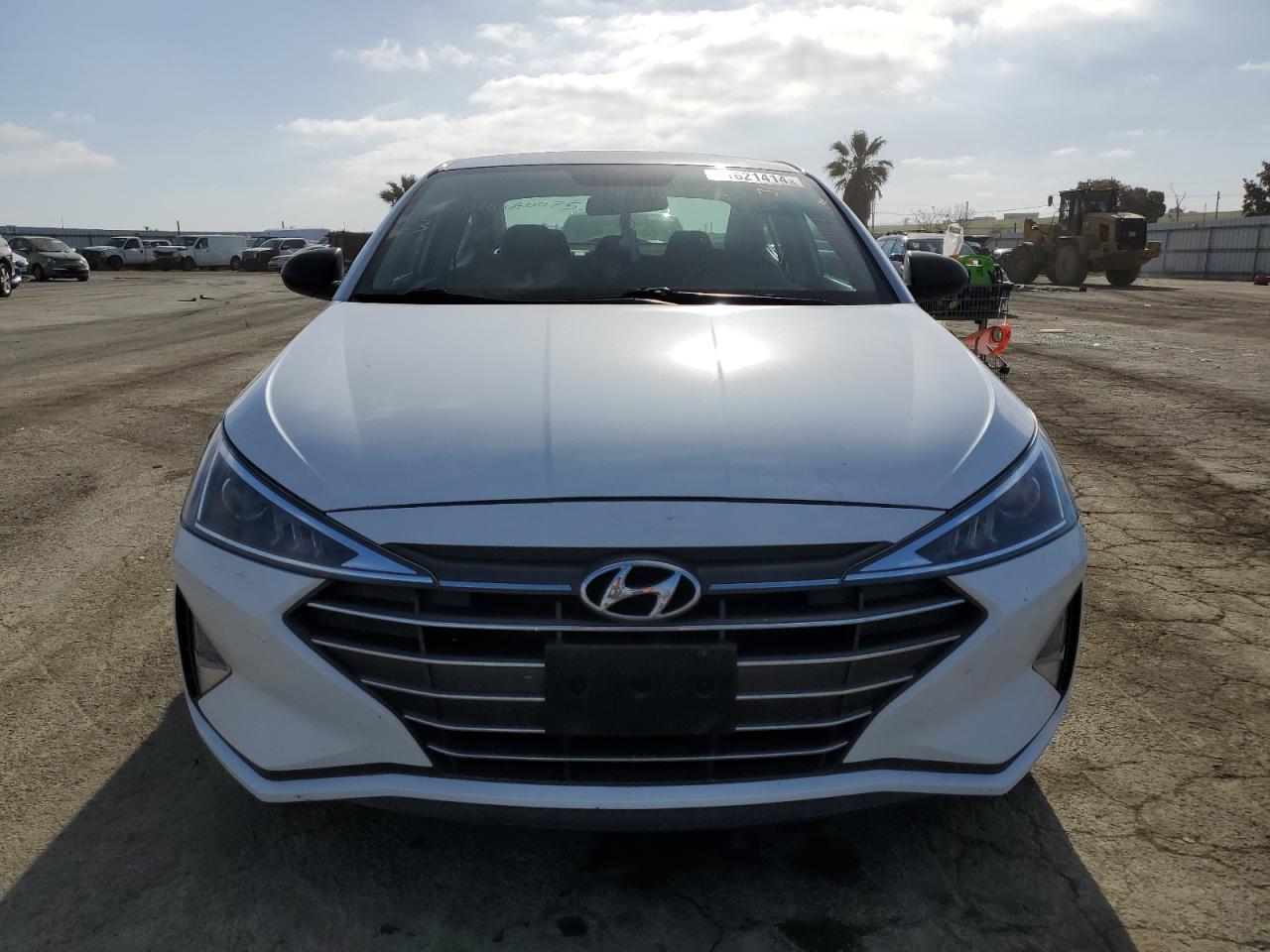 Photo 4 VIN: 5NPD74LF3KH426582 - HYUNDAI ELANTRA 