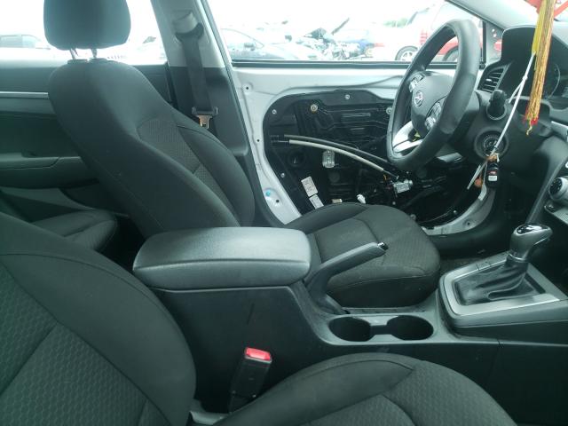 Photo 4 VIN: 5NPD74LF3KH458576 - HYUNDAI ELANTRA SE 