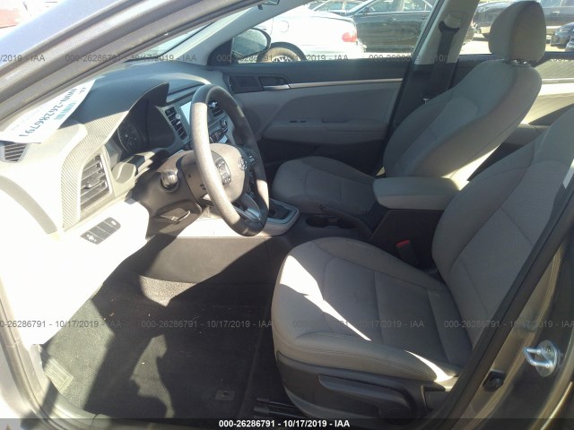 Photo 4 VIN: 5NPD74LF3KH463244 - HYUNDAI ELANTRA 