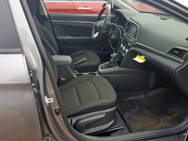 Photo 4 VIN: 5NPD74LF3KH474986 - HYUNDAI ELANTRA SE 