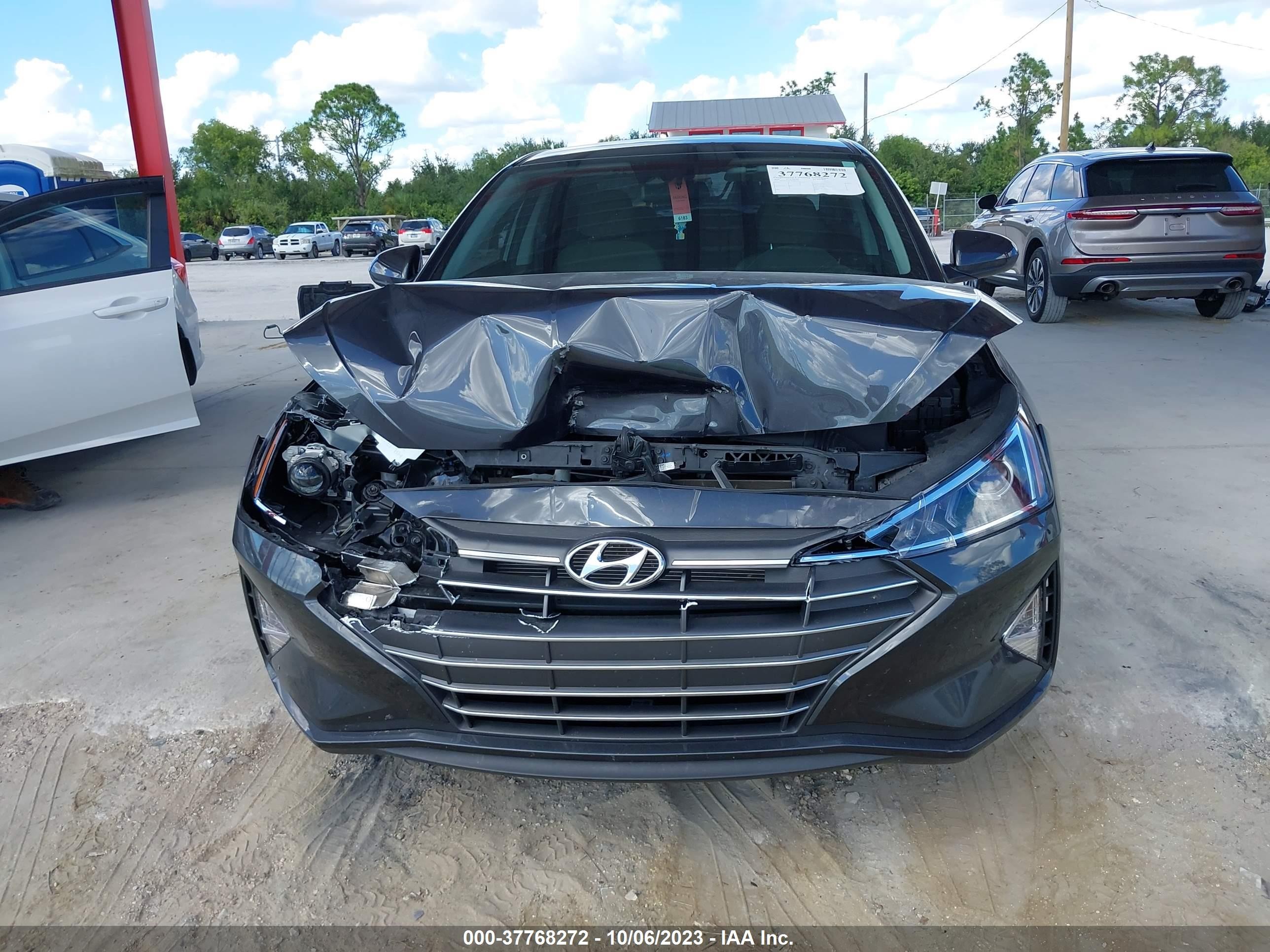 Photo 11 VIN: 5NPD74LF3LH560574 - HYUNDAI ELANTRA 