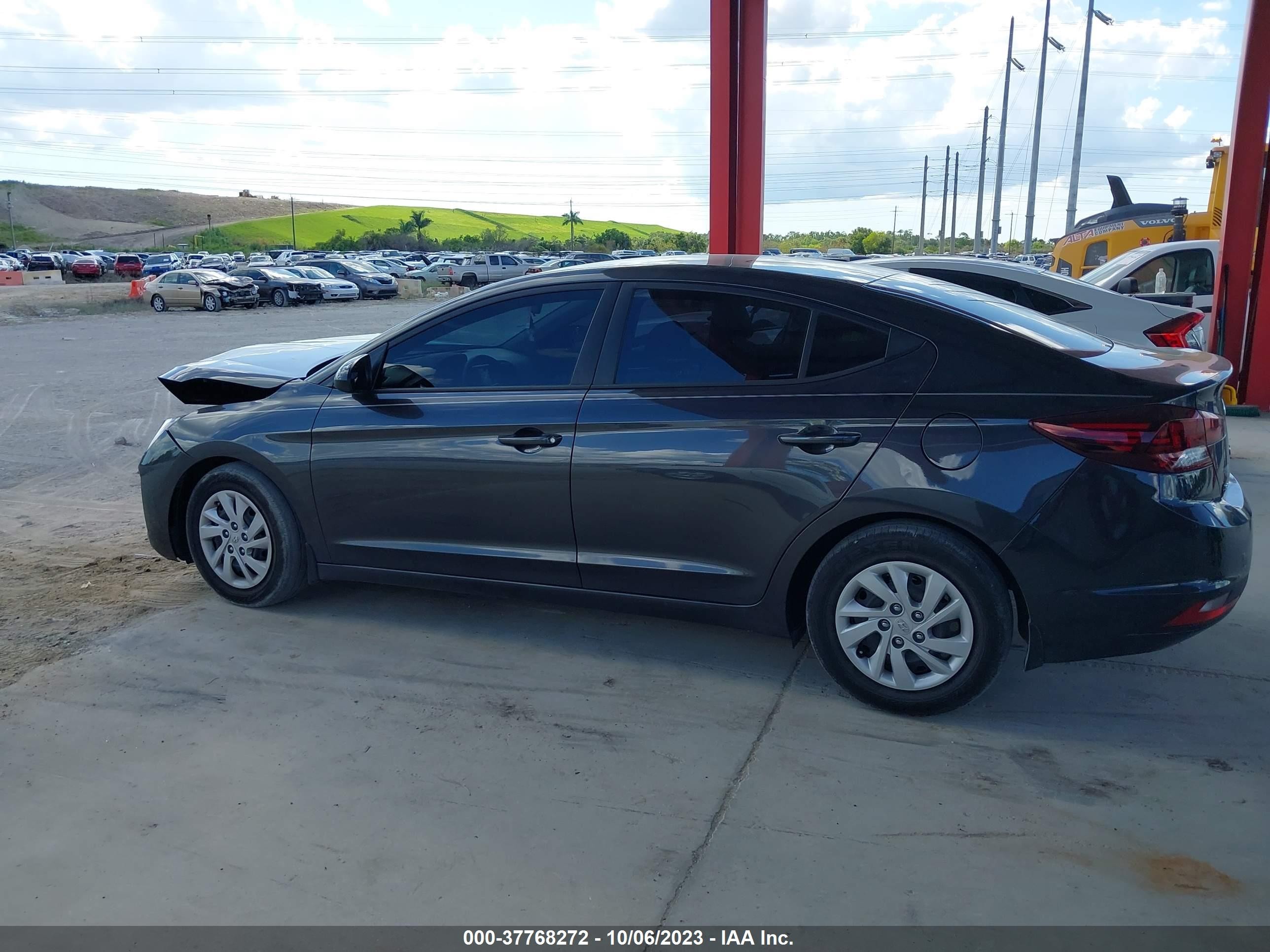 Photo 13 VIN: 5NPD74LF3LH560574 - HYUNDAI ELANTRA 