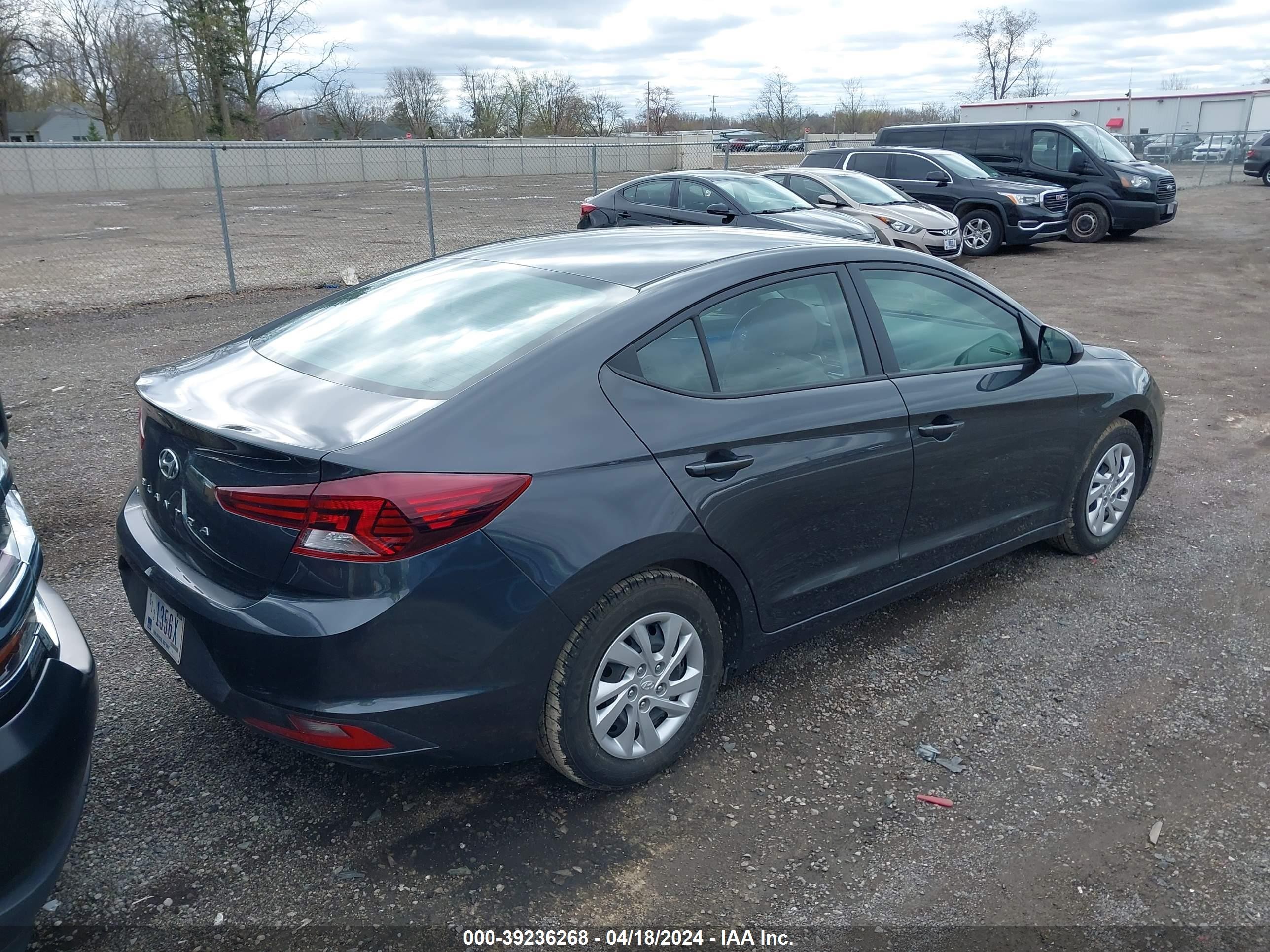 Photo 3 VIN: 5NPD74LF3LH612530 - HYUNDAI ELANTRA 