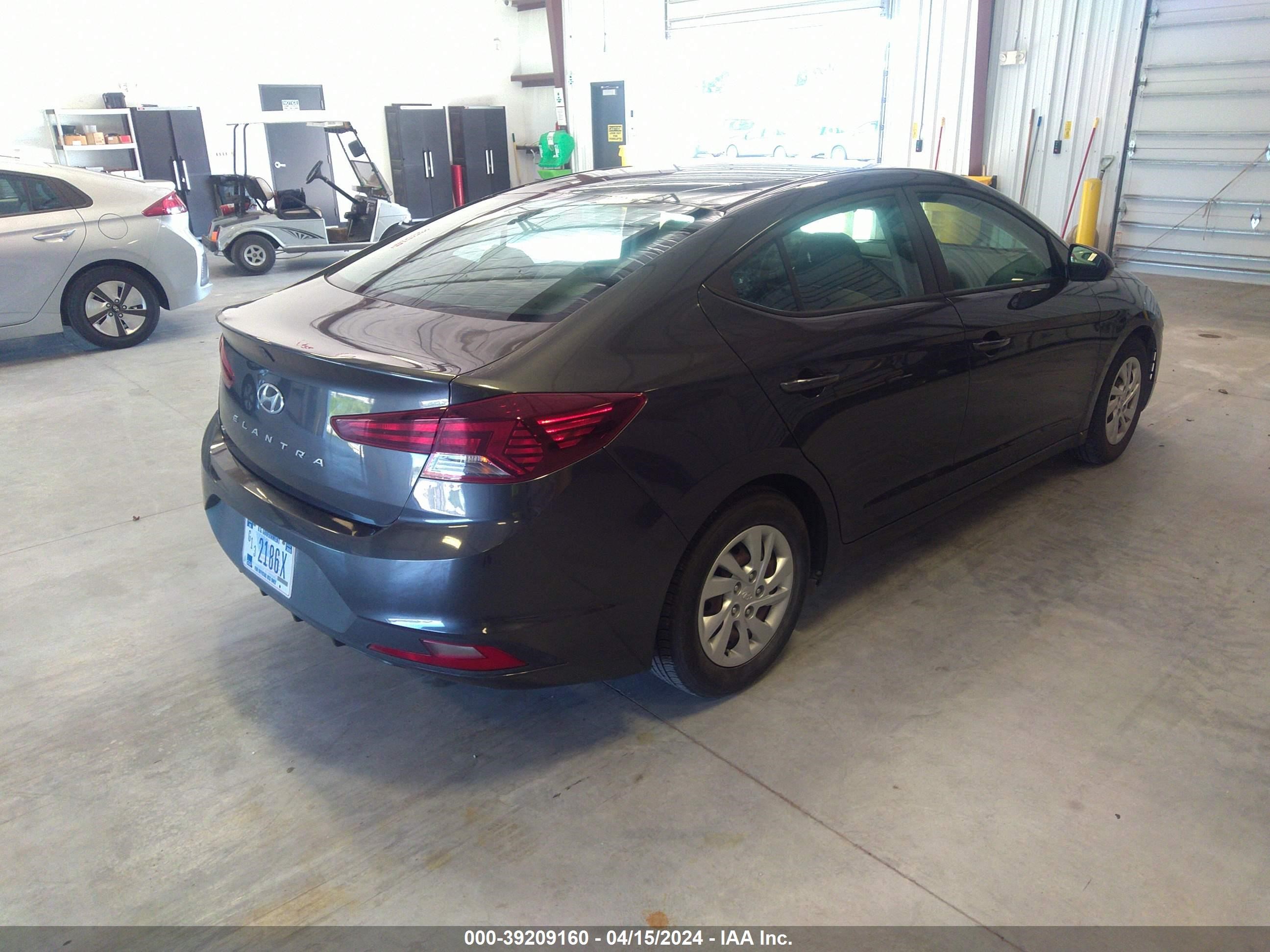 Photo 3 VIN: 5NPD74LF3LH612544 - HYUNDAI ELANTRA 