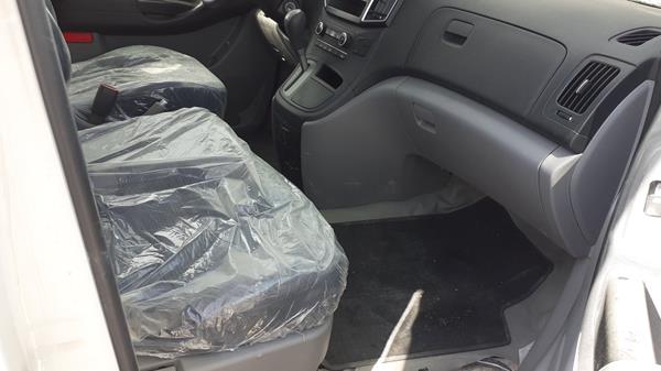 Photo 20 VIN: 5NPD74LF4HH072144 - HYUNDAI H1 