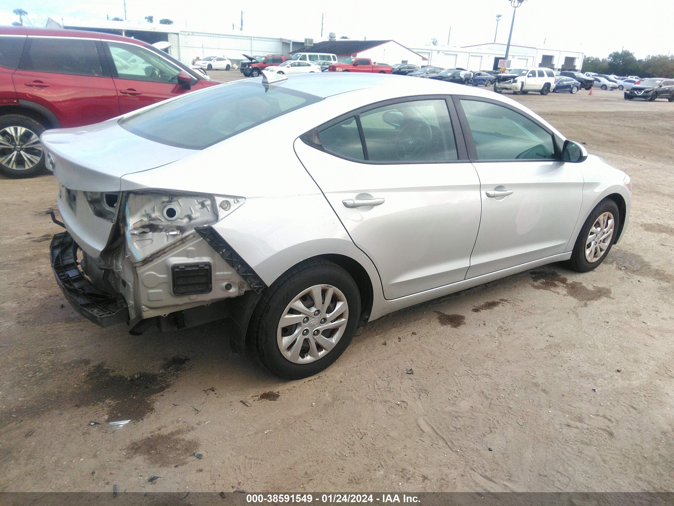 Photo 3 VIN: 5NPD74LF4HH077182 - HYUNDAI ELANTRA 