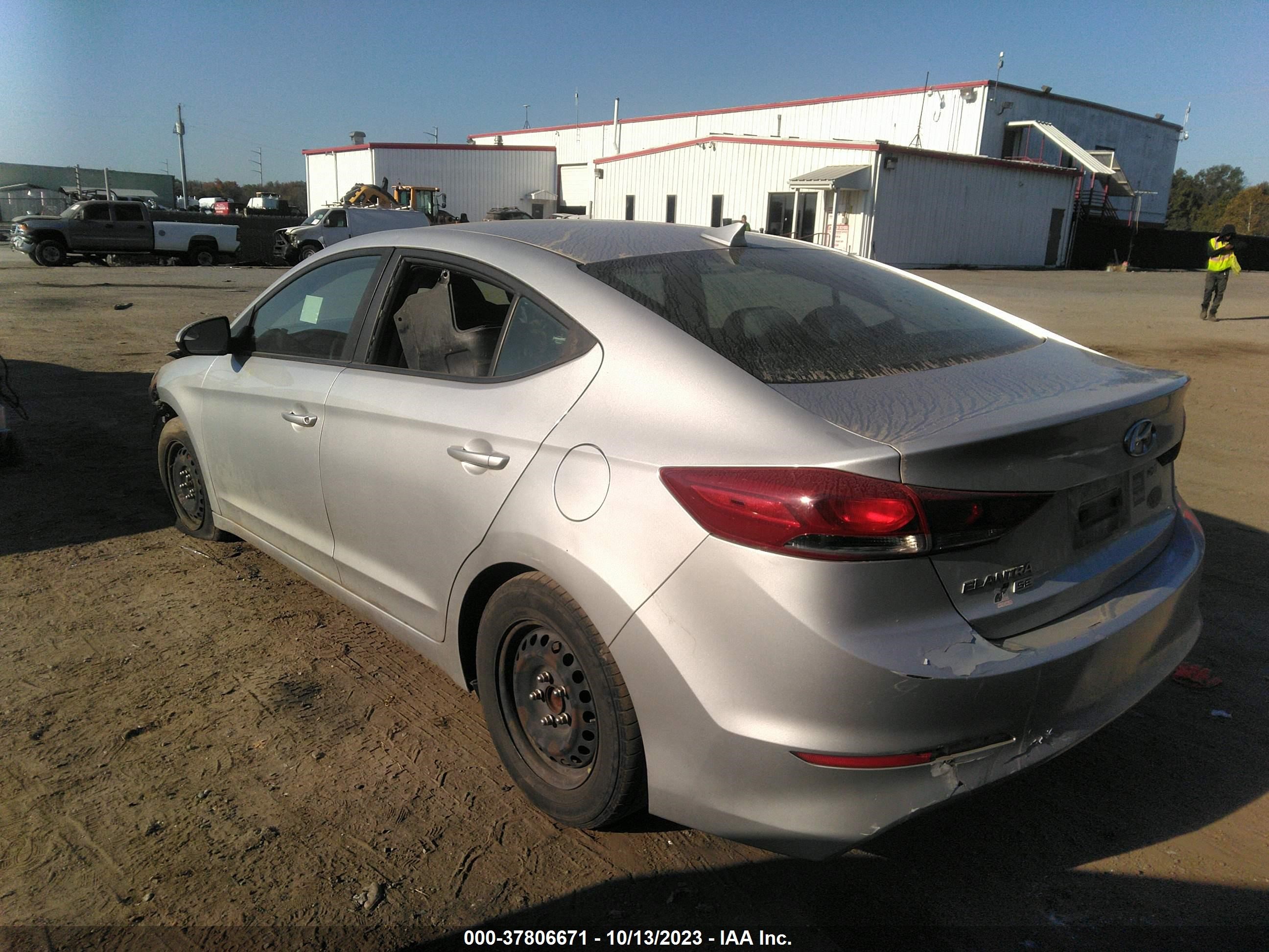 Photo 2 VIN: 5NPD74LF4HH078090 - HYUNDAI ELANTRA 