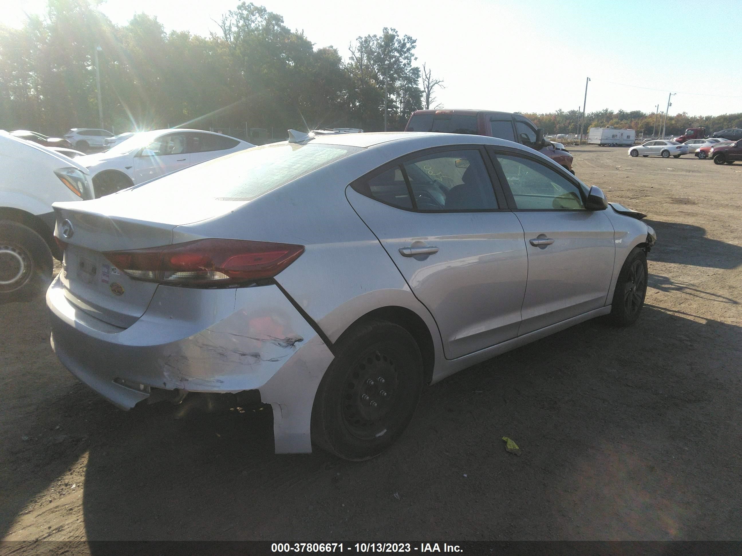 Photo 3 VIN: 5NPD74LF4HH078090 - HYUNDAI ELANTRA 