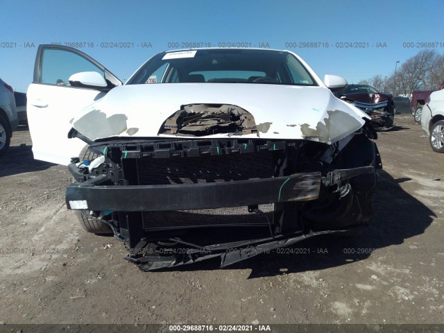 Photo 5 VIN: 5NPD74LF4HH103179 - HYUNDAI ELANTRA 