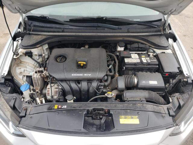 Photo 10 VIN: 5NPD74LF4HH130883 - HYUNDAI ELANTRA 