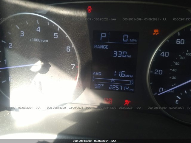 Photo 6 VIN: 5NPD74LF4HH154522 - HYUNDAI ELANTRA 