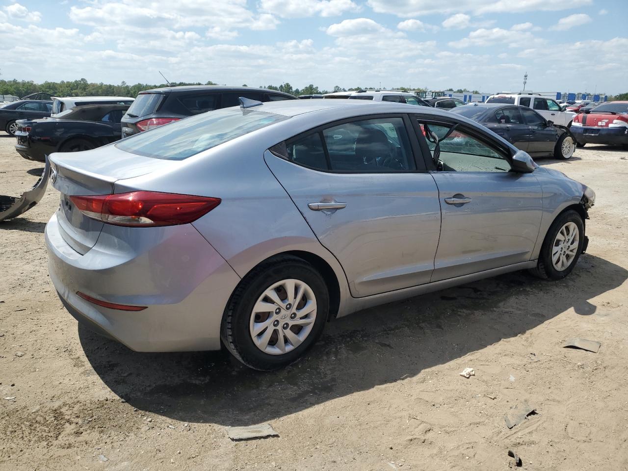 Photo 2 VIN: 5NPD74LF4HH166203 - HYUNDAI ELANTRA 