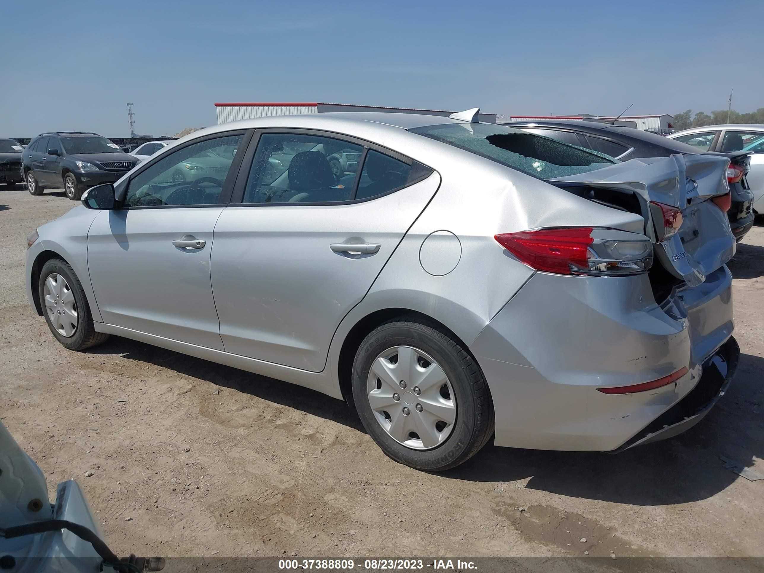 Photo 2 VIN: 5NPD74LF4HH183471 - HYUNDAI ELANTRA 