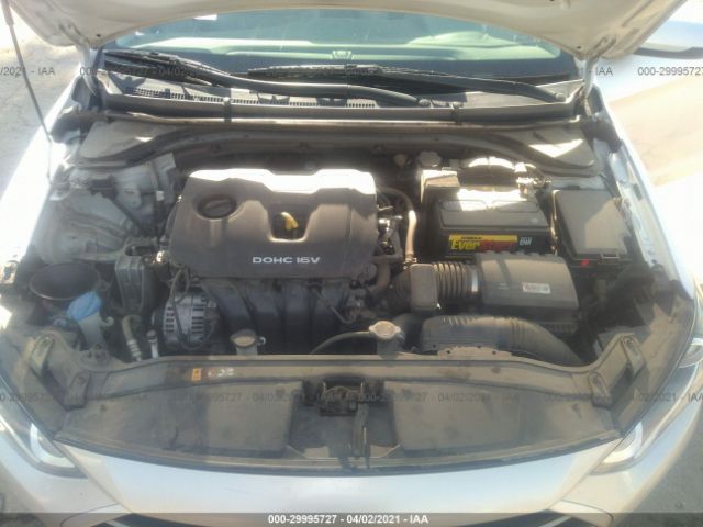 Photo 9 VIN: 5NPD74LF4HH195183 - HYUNDAI ELANTRA 