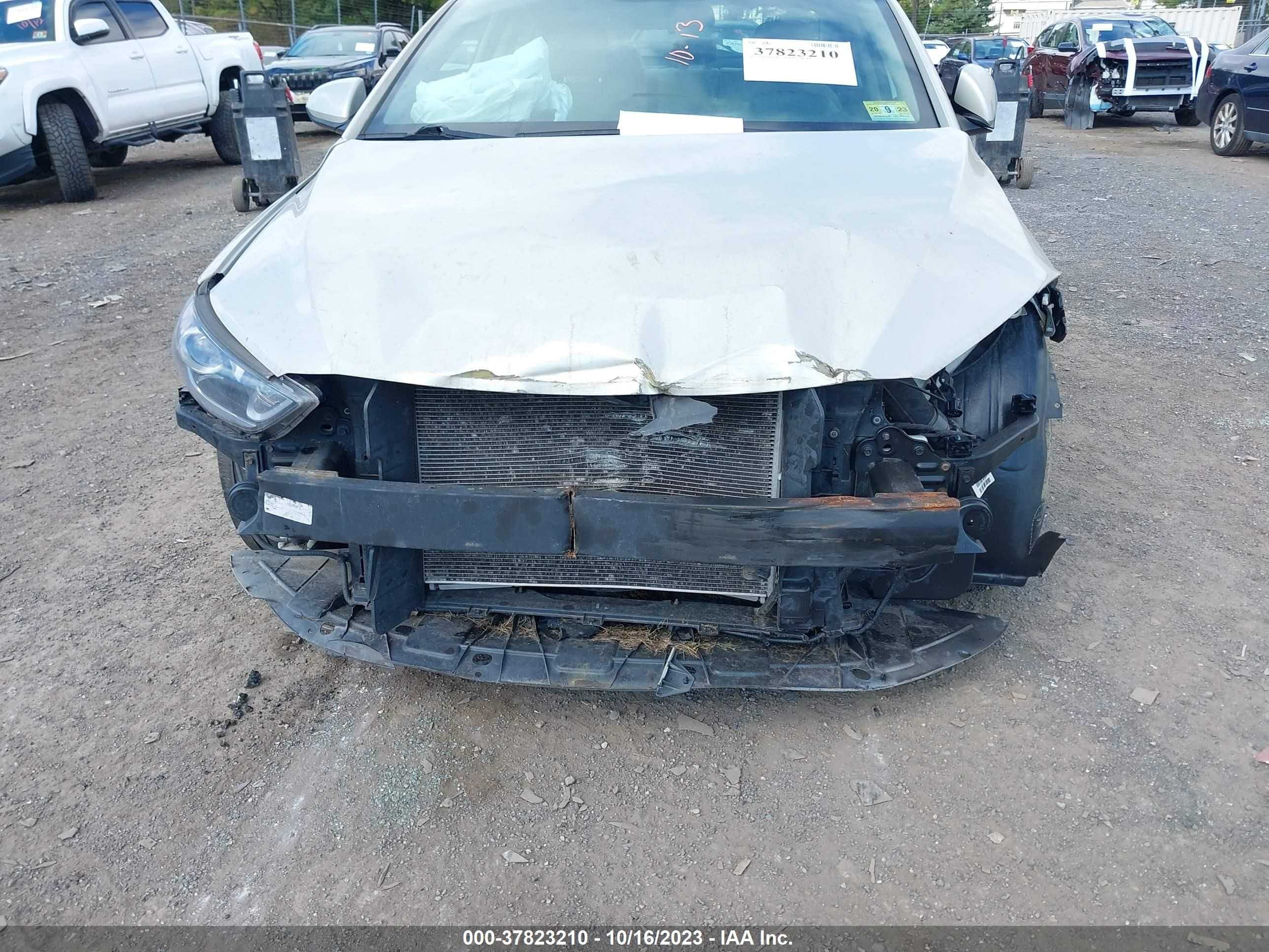 Photo 5 VIN: 5NPD74LF4HH202875 - HYUNDAI ELANTRA 