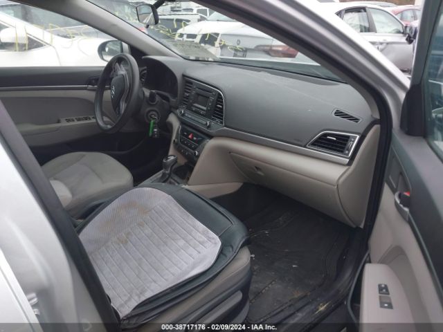 Photo 4 VIN: 5NPD74LF4HH207588 - HYUNDAI ELANTRA 