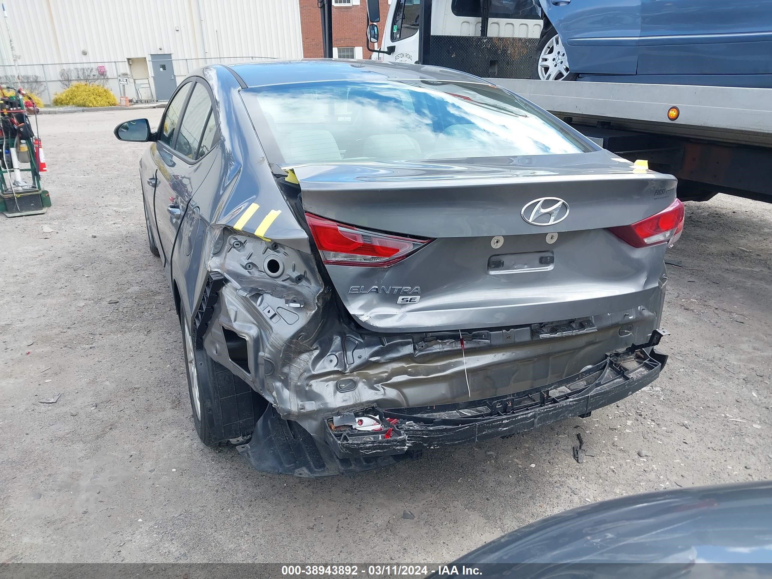 Photo 5 VIN: 5NPD74LF4JH254013 - HYUNDAI ELANTRA 