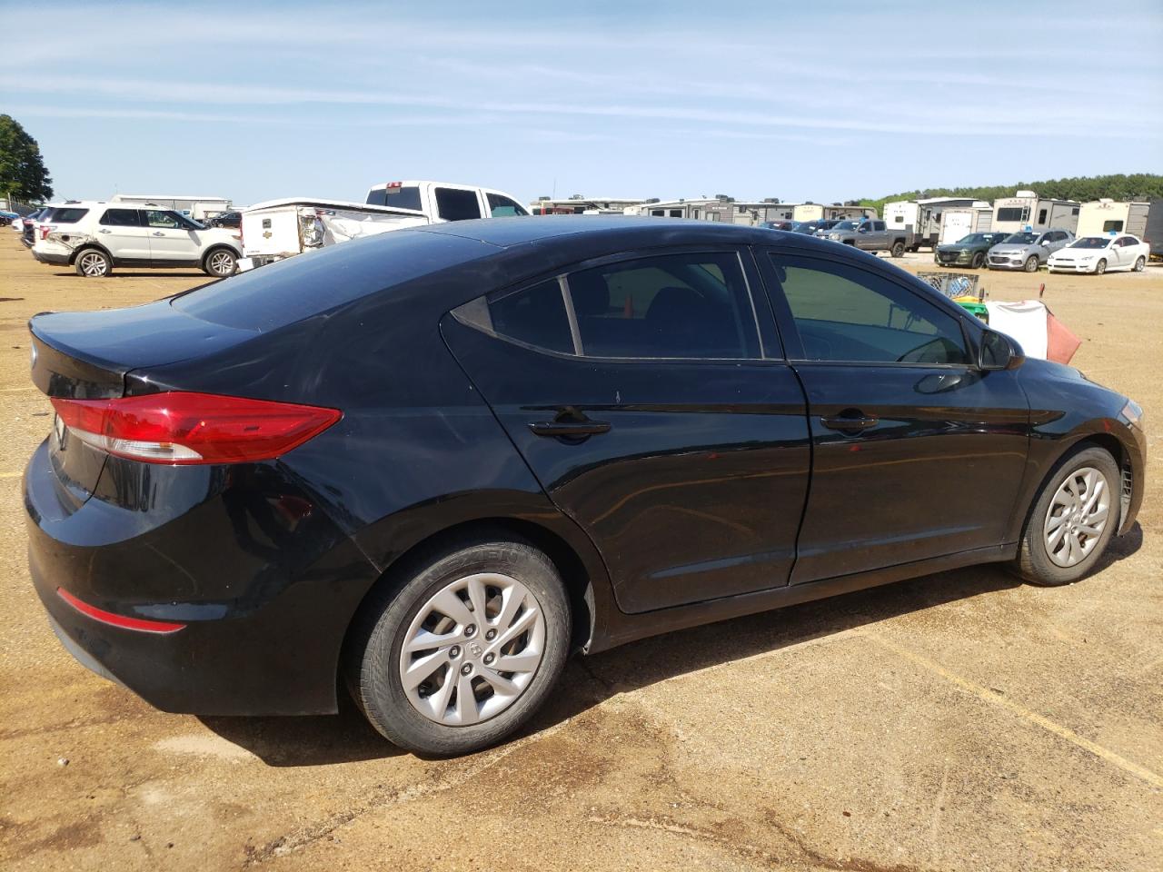 Photo 2 VIN: 5NPD74LF4JH320561 - HYUNDAI ELANTRA 