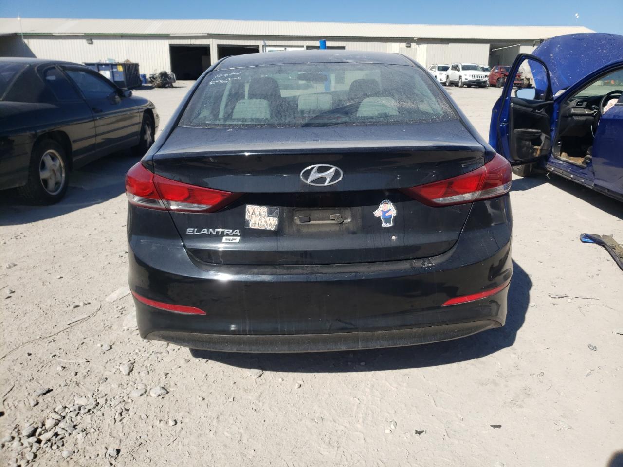 Photo 5 VIN: 5NPD74LF4JH327963 - HYUNDAI ELANTRA 