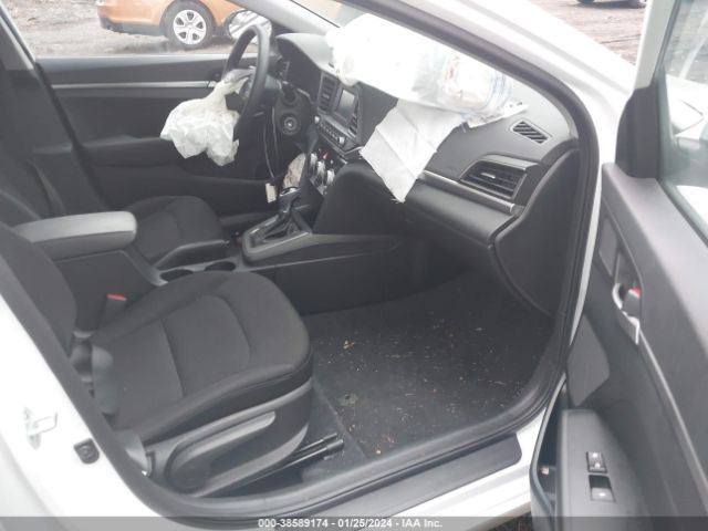 Photo 4 VIN: 5NPD74LF4KH422668 - HYUNDAI ELANTRA 