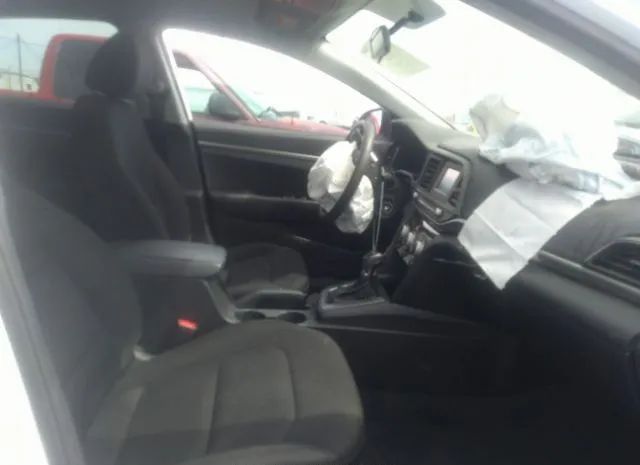 Photo 4 VIN: 5NPD74LF4KH444007 - HYUNDAI ELANTRA 