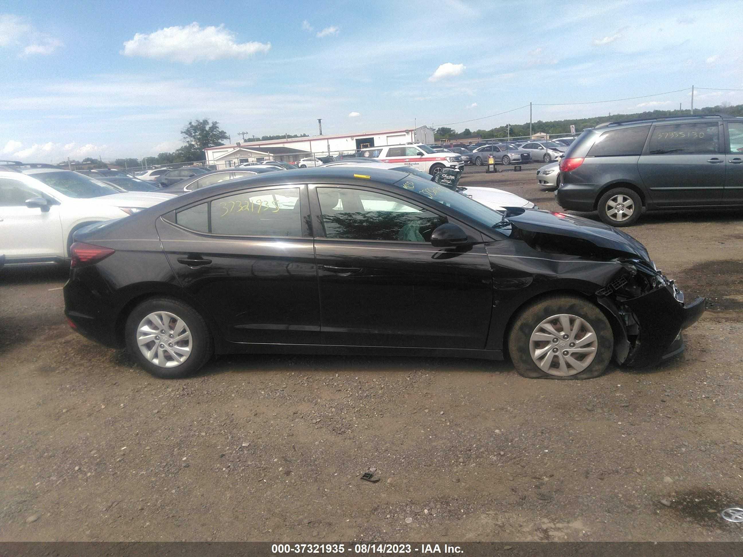 Photo 12 VIN: 5NPD74LF4LH503218 - HYUNDAI ELANTRA 