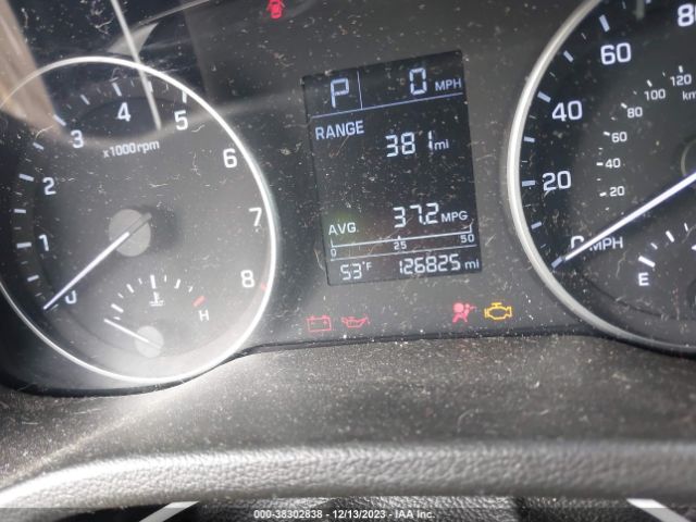 Photo 6 VIN: 5NPD74LF5HH077126 - HYUNDAI ELANTRA 