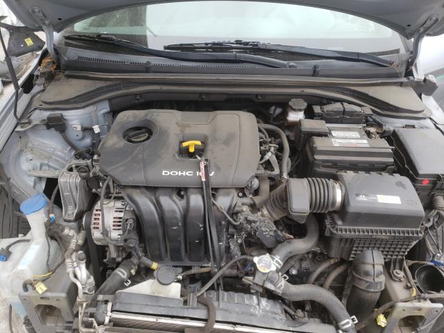 Photo 6 VIN: 5NPD74LF5HH085078 - HYUNDAI ELANTRA SE 