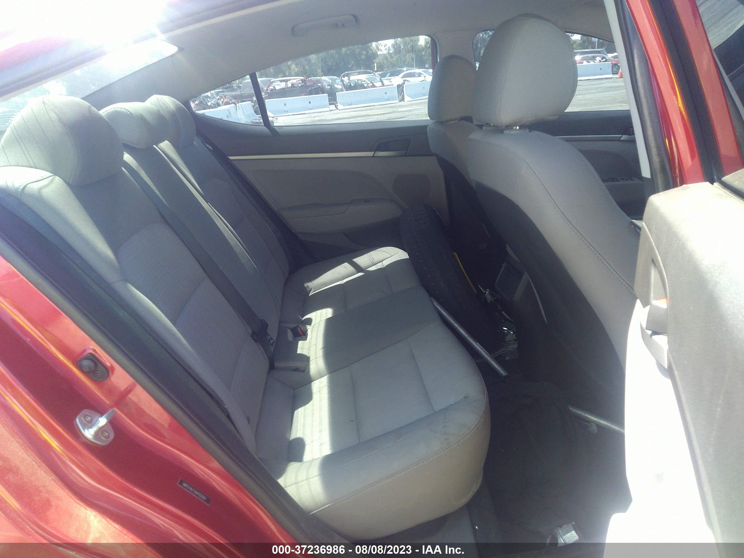 Photo 7 VIN: 5NPD74LF5HH102087 - HYUNDAI ELANTRA 