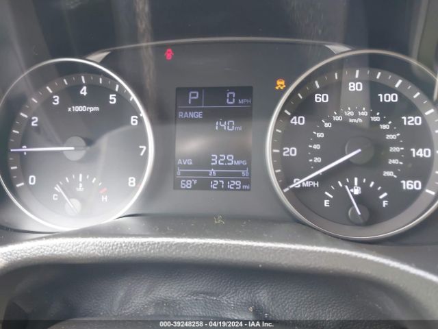 Photo 6 VIN: 5NPD74LF5HH112828 - HYUNDAI ELANTRA 