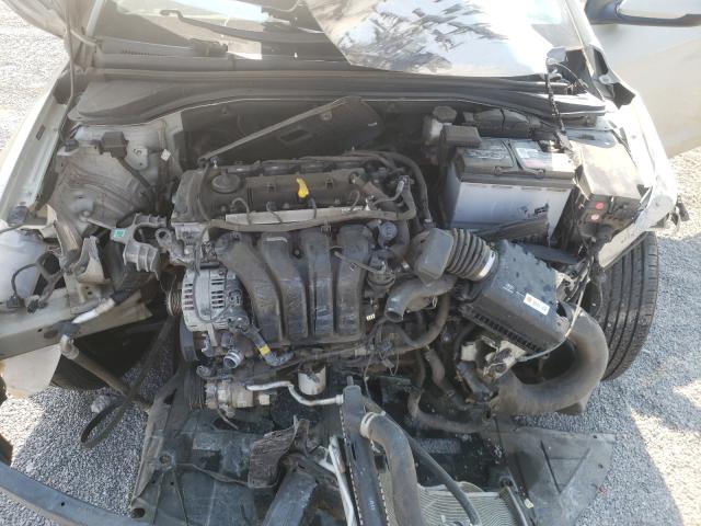 Photo 6 VIN: 5NPD74LF5HH153444 - HYUNDAI ELANTRA SE 