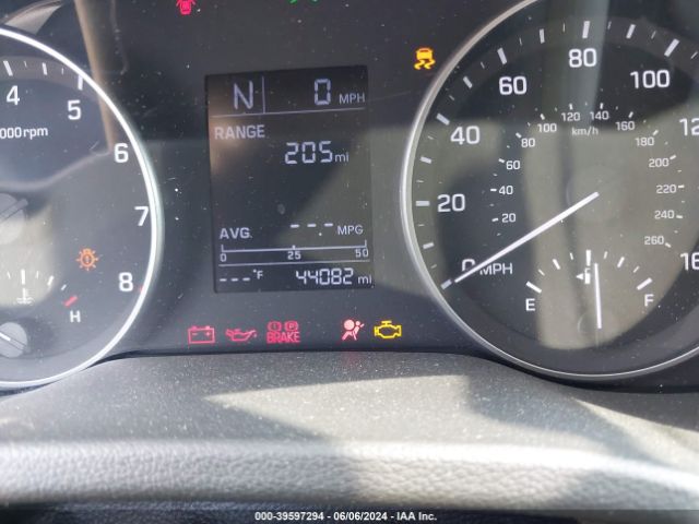 Photo 6 VIN: 5NPD74LF5HH154528 - HYUNDAI ELANTRA 