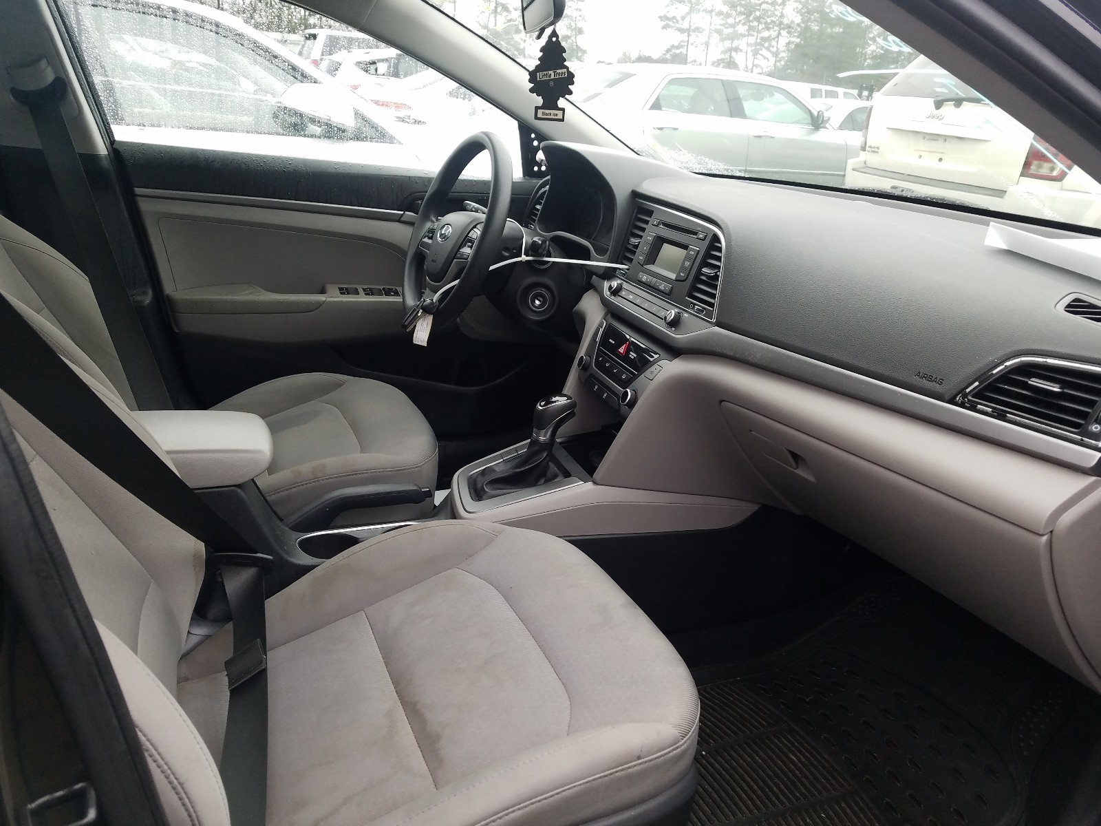 Photo 4 VIN: 5NPD74LF5HH162726 - HYUNDAI ELANTRA 