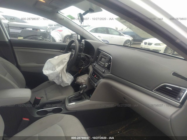 Photo 4 VIN: 5NPD74LF5HH180238 - HYUNDAI ELANTRA 