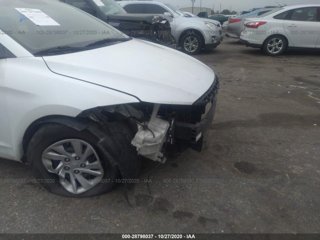 Photo 5 VIN: 5NPD74LF5HH180238 - HYUNDAI ELANTRA 