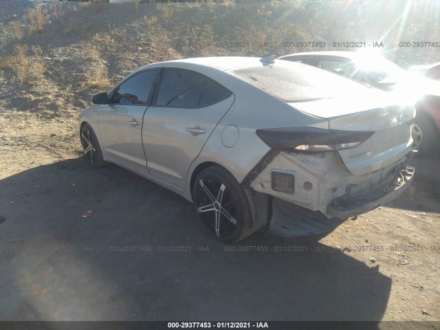 Photo 2 VIN: 5NPD74LF5HH189117 - HYUNDAI ELANTRA 