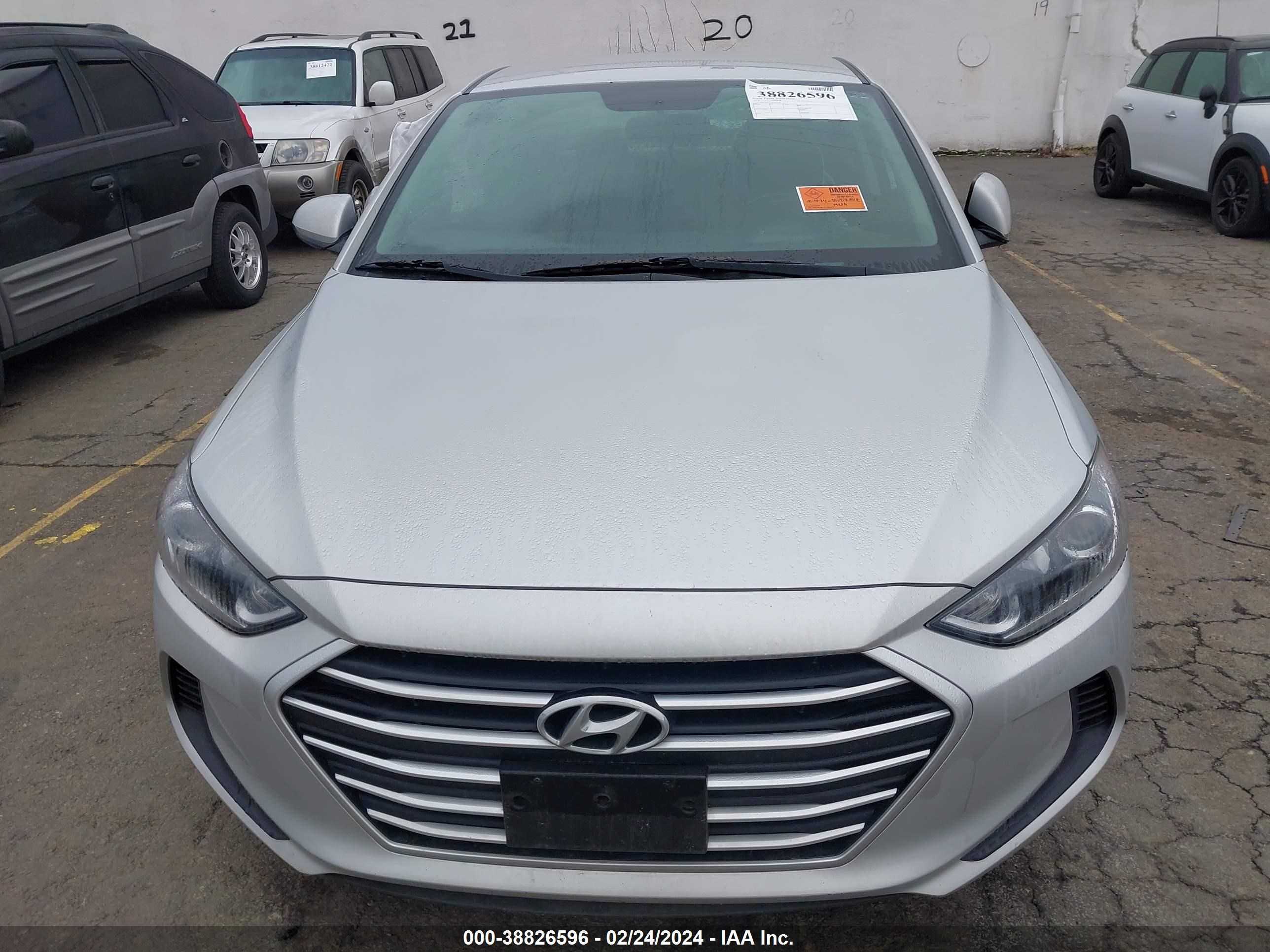 Photo 10 VIN: 5NPD74LF5JH223109 - HYUNDAI ELANTRA 