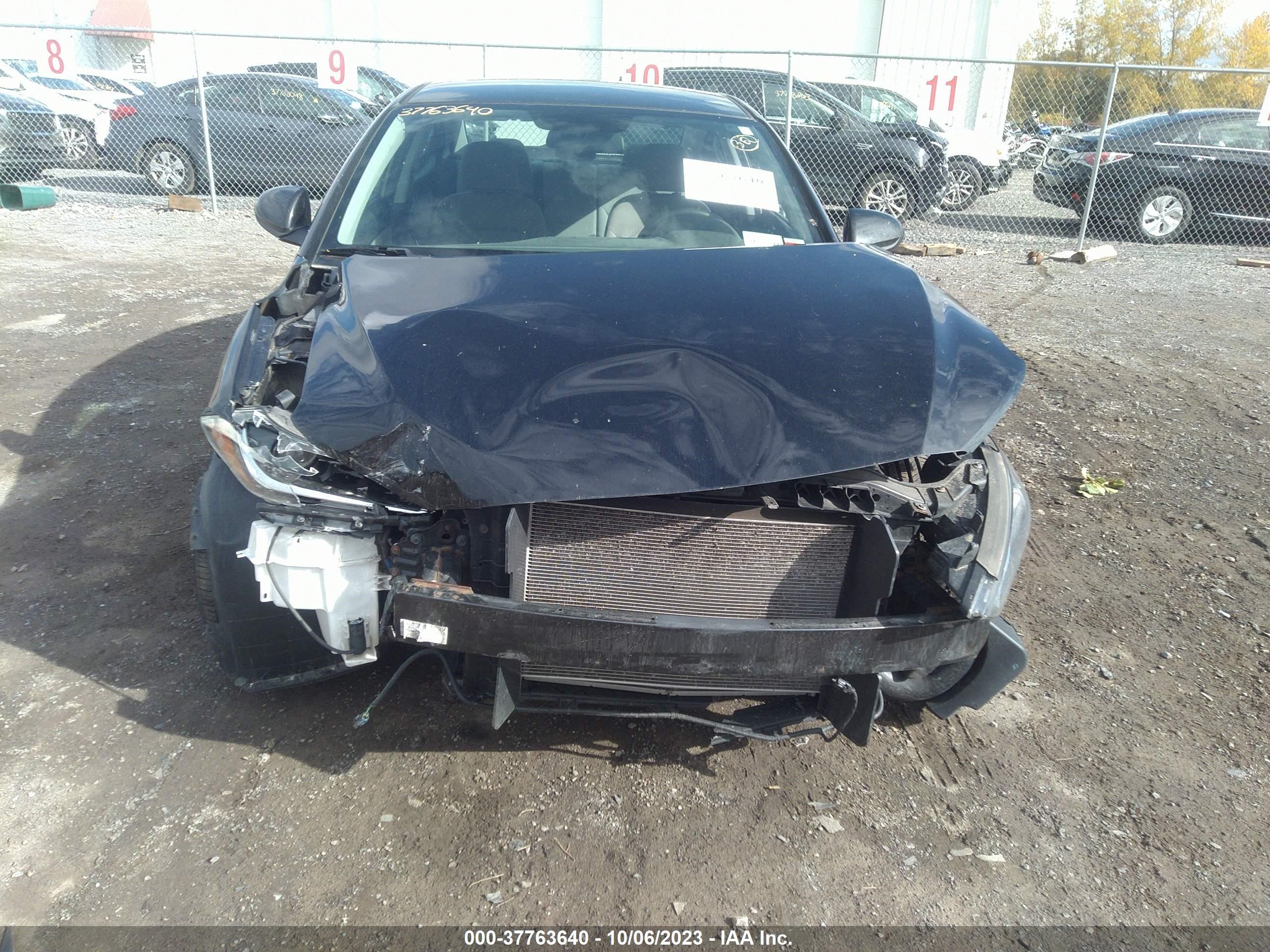 Photo 11 VIN: 5NPD74LF5JH266249 - HYUNDAI ELANTRA 