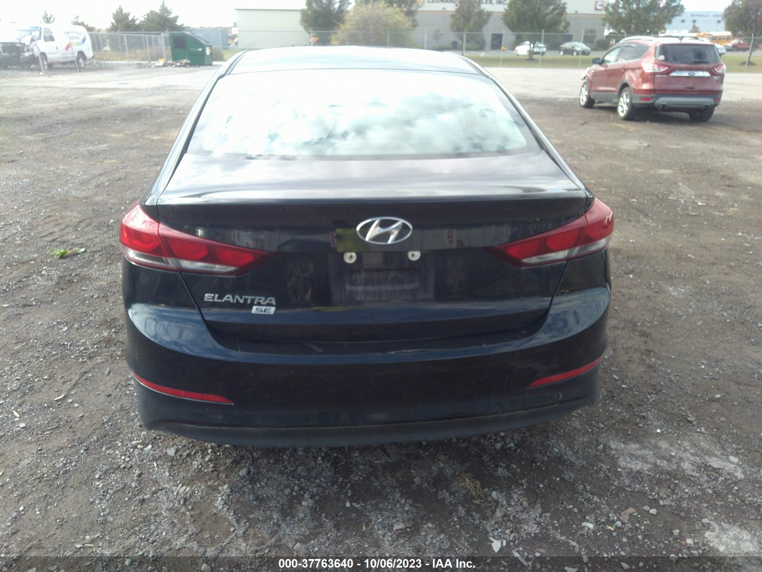 Photo 15 VIN: 5NPD74LF5JH266249 - HYUNDAI ELANTRA 