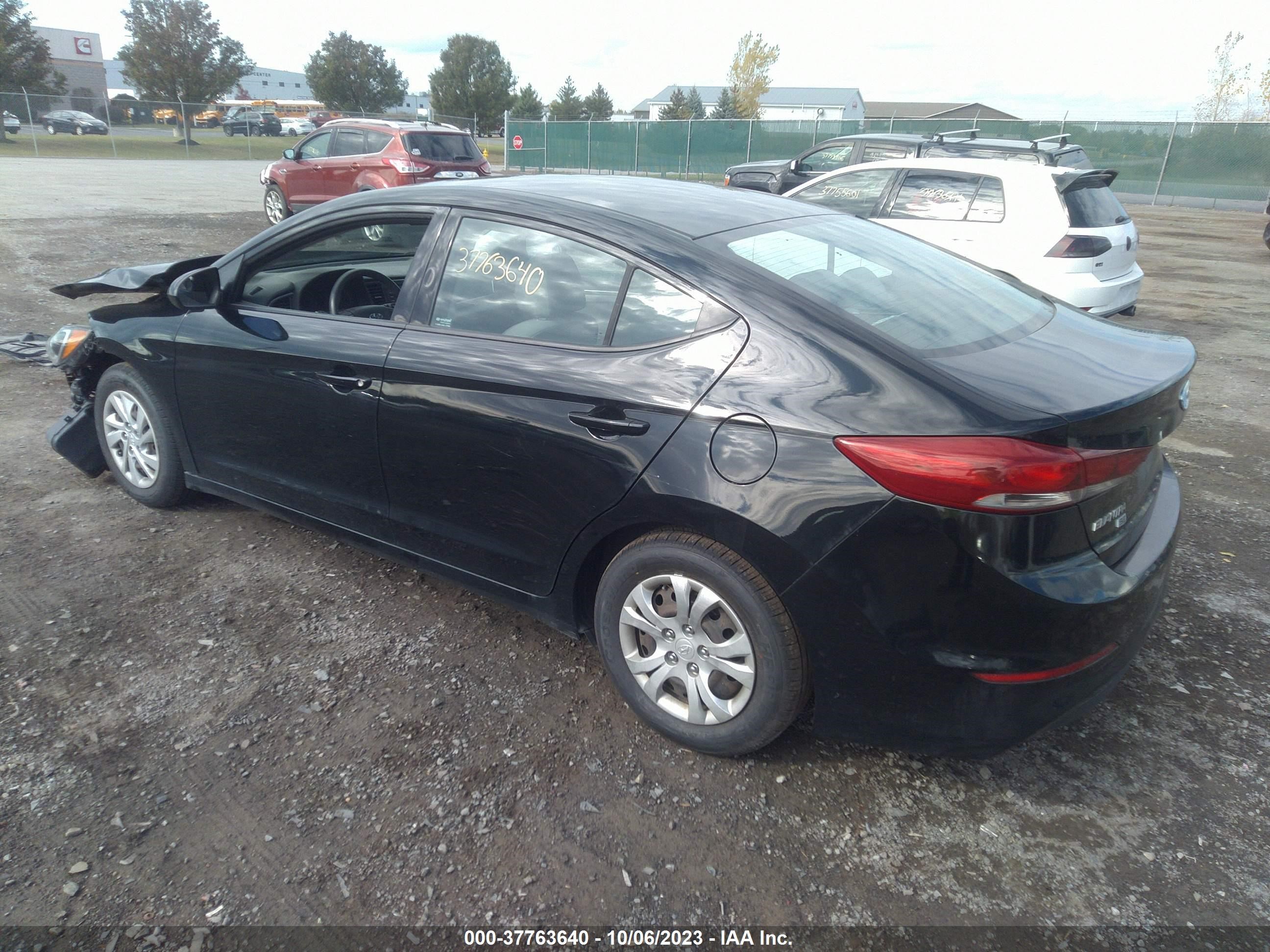 Photo 2 VIN: 5NPD74LF5JH266249 - HYUNDAI ELANTRA 