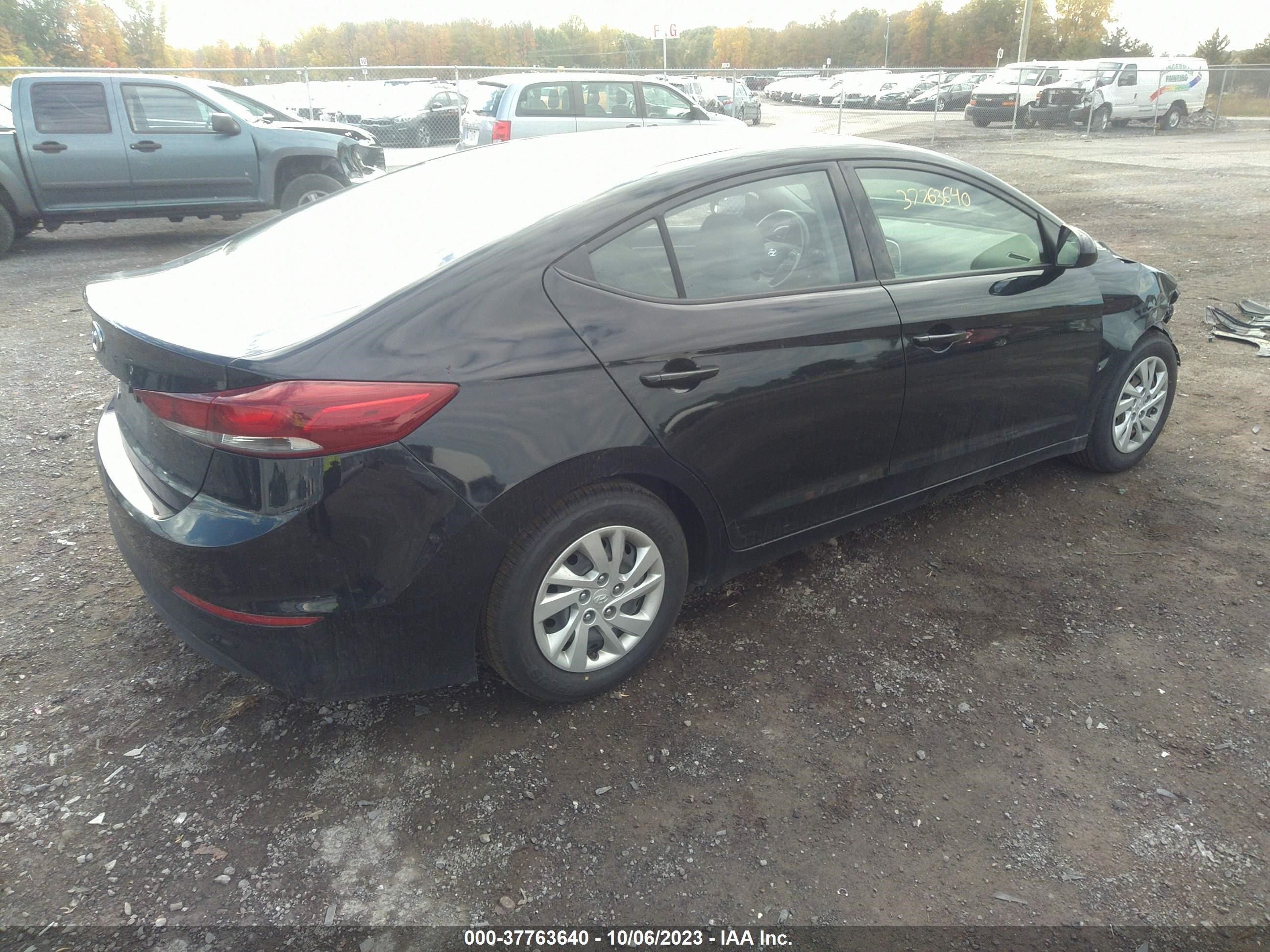 Photo 3 VIN: 5NPD74LF5JH266249 - HYUNDAI ELANTRA 