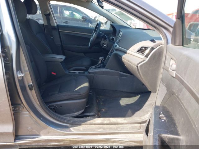 Photo 4 VIN: 5NPD74LF5JH277607 - HYUNDAI ELANTRA 