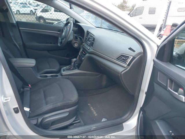 Photo 4 VIN: 5NPD74LF5JH320228 - HYUNDAI ELANTRA 