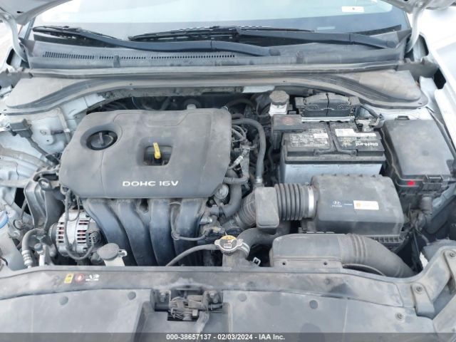 Photo 9 VIN: 5NPD74LF5JH320228 - HYUNDAI ELANTRA 