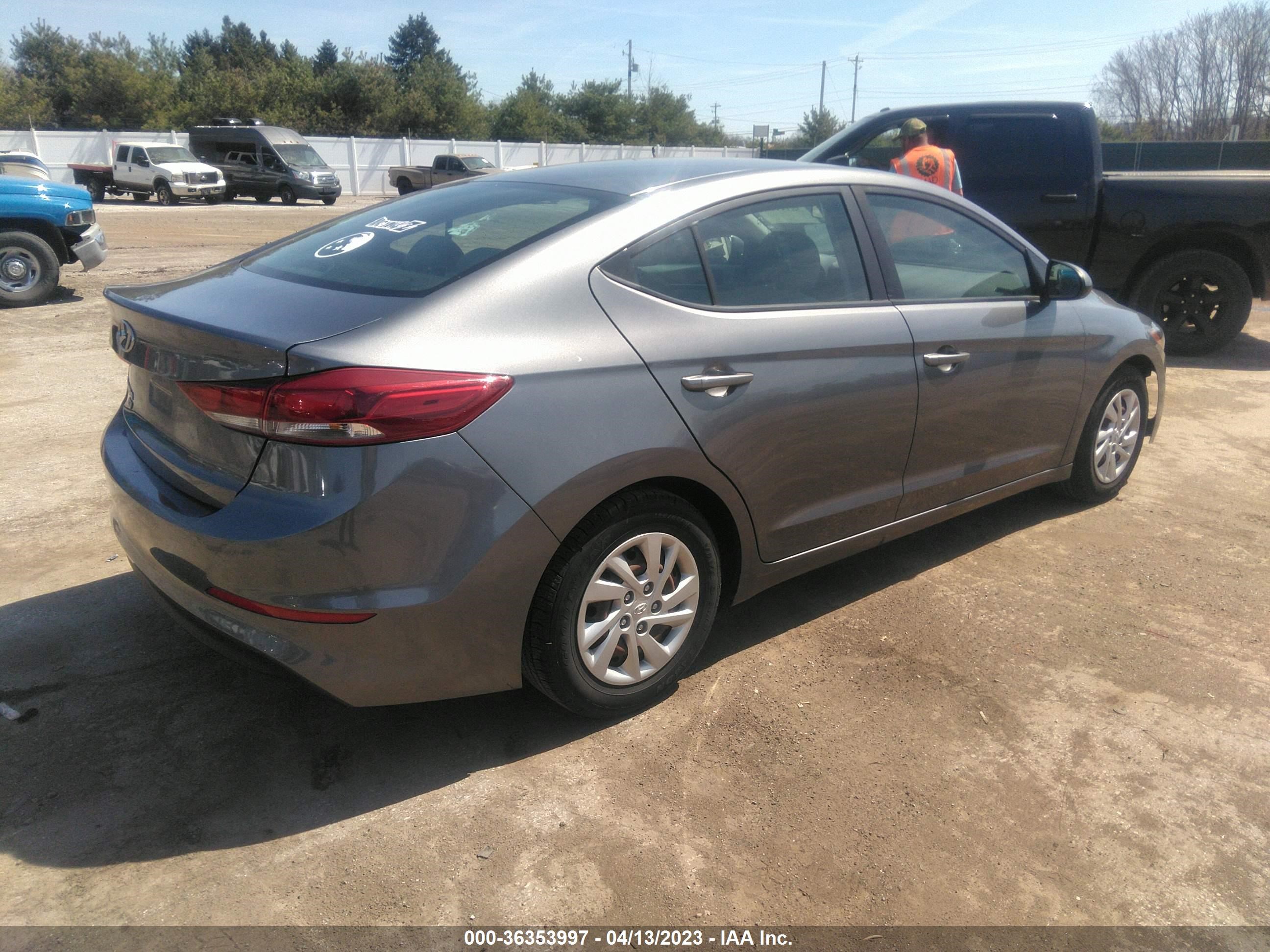 Photo 3 VIN: 5NPD74LF5JH350698 - HYUNDAI ELANTRA 