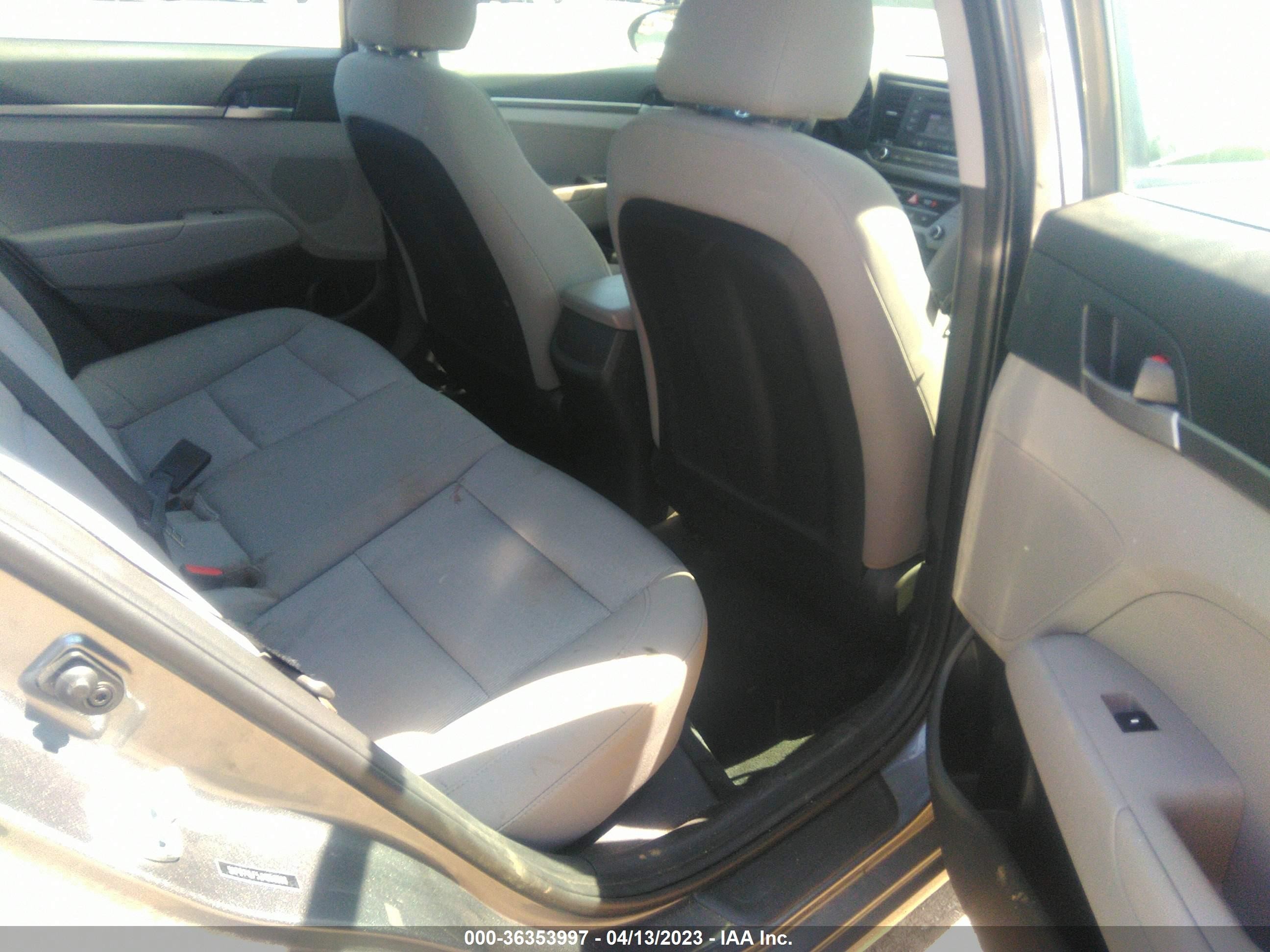 Photo 7 VIN: 5NPD74LF5JH350698 - HYUNDAI ELANTRA 