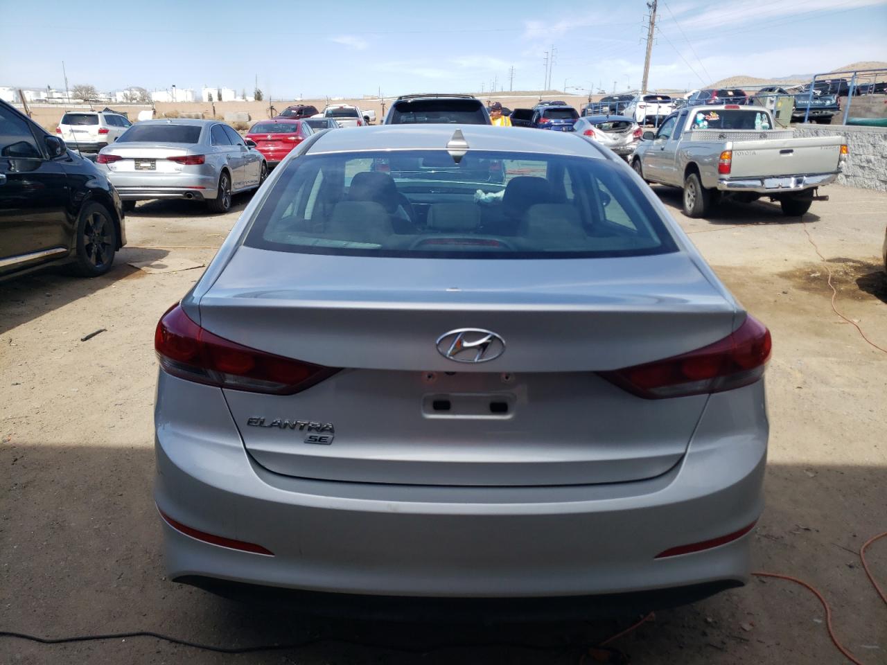 Photo 5 VIN: 5NPD74LF5JH359224 - HYUNDAI ELANTRA 