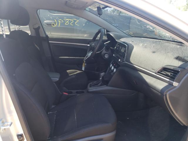 Photo 4 VIN: 5NPD74LF5KH406575 - HYUNDAI ELANTRA SE 