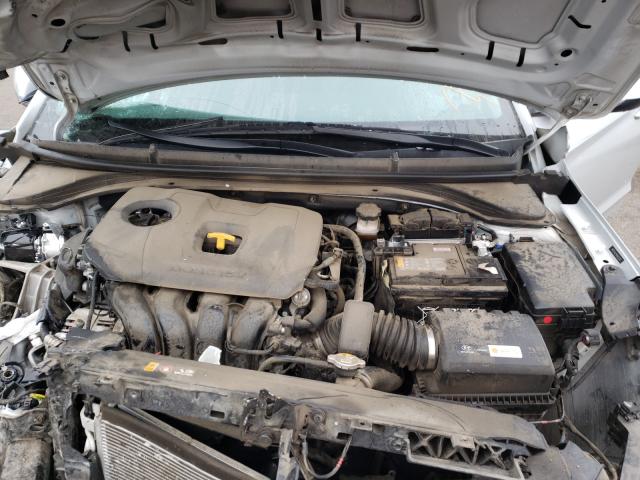 Photo 6 VIN: 5NPD74LF5KH453220 - HYUNDAI ELANTRA SE 