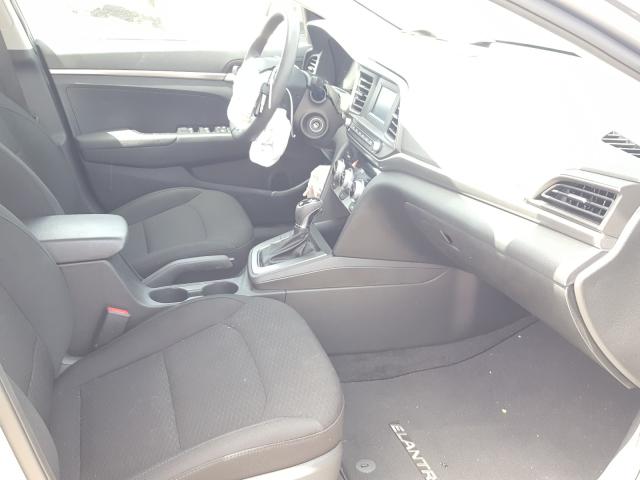 Photo 4 VIN: 5NPD74LF5KH472088 - HYUNDAI ELANTRA SE 